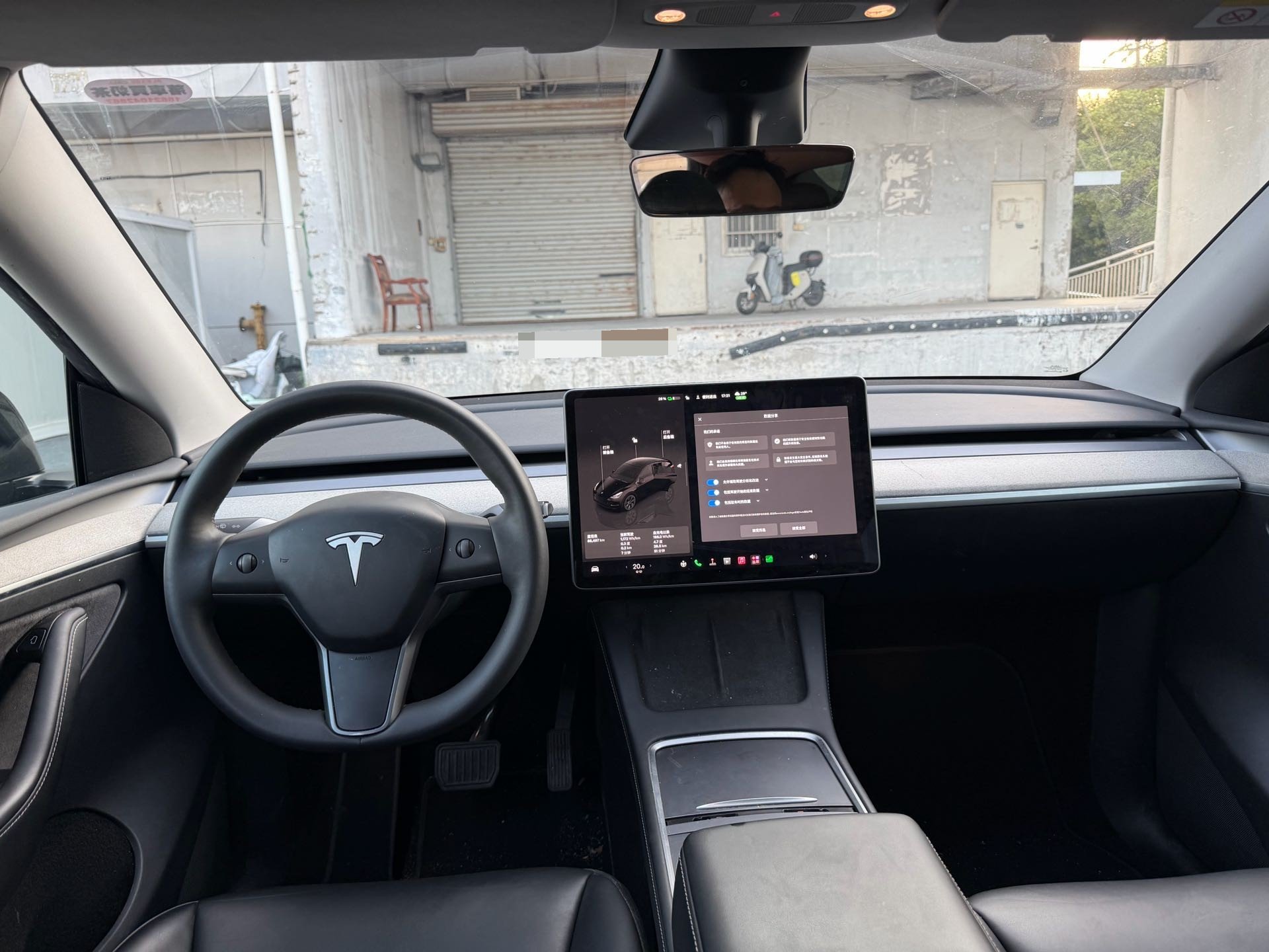 Tesla Model Y 2024 #8 Tesla Model Y 2024 صورة سيارة #8