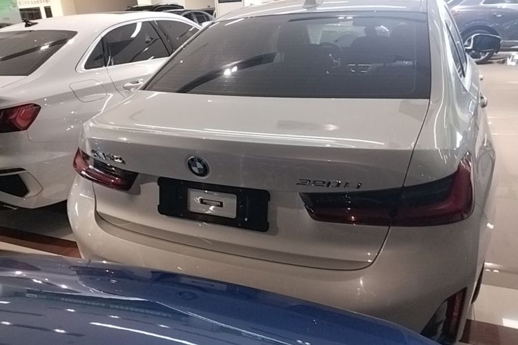 BMW 3 Series 2023 #4 BMW 3 Series 2023 car image #4