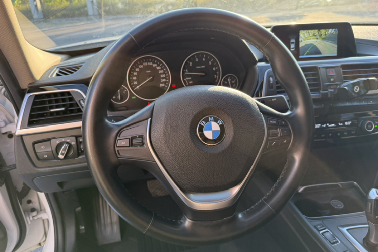 BMW 3 Series 2018 car image #7