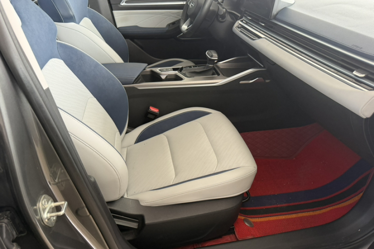 GEELY Emgrand 2022 #15 GEELY Emgrand 2022 car image #15