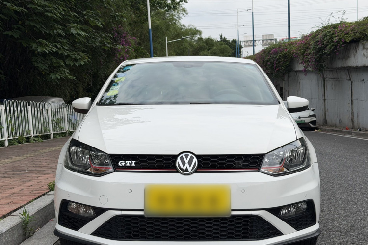 Volkswagen Polo 2016 car image #3