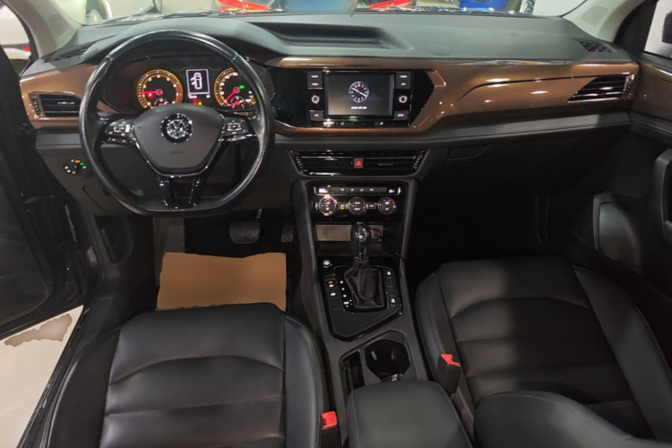 Volkswagen Tharu 2020 car image #10