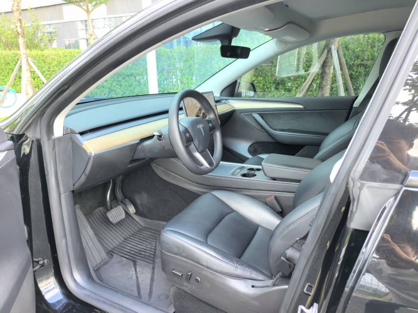 Tesla Model Y 2022 car image #4