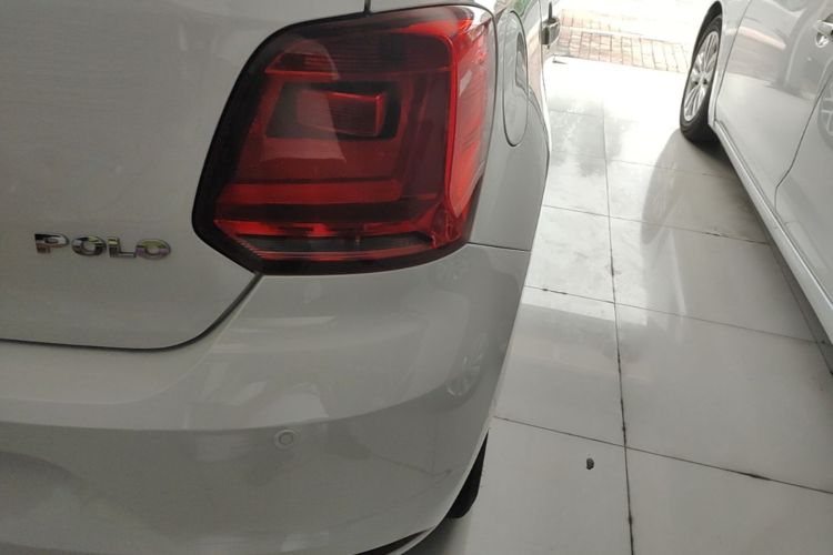 Volkswagen Polo 2017 car image #8