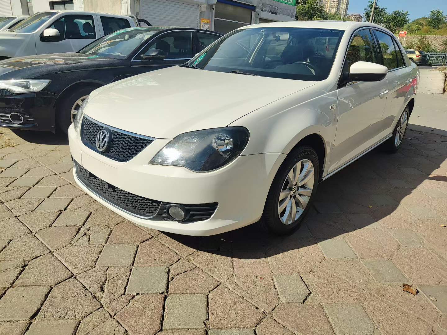 Volkswagen Bora 2012 car image 