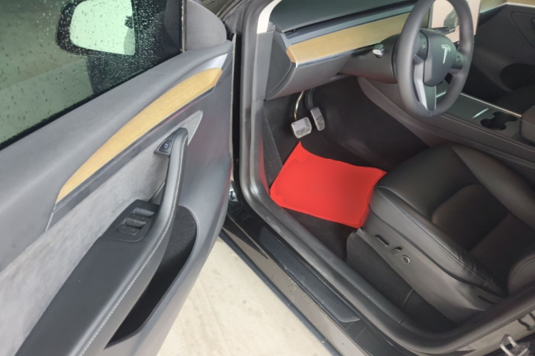 Tesla Model Y 2023 #16 Tesla Model Y 2023 car image #16