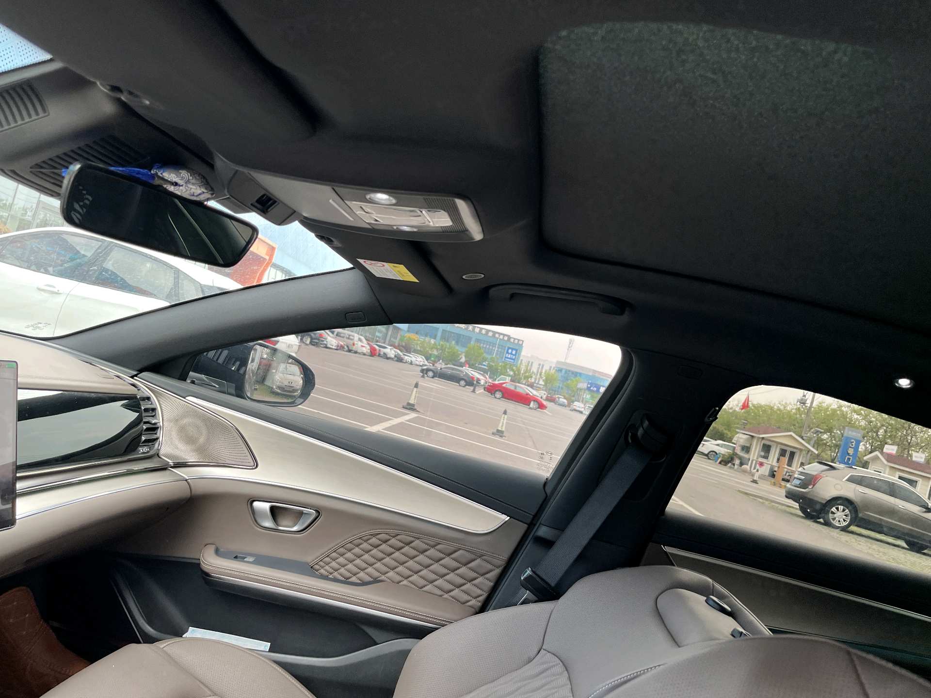 BYD Han 2023 car image #12