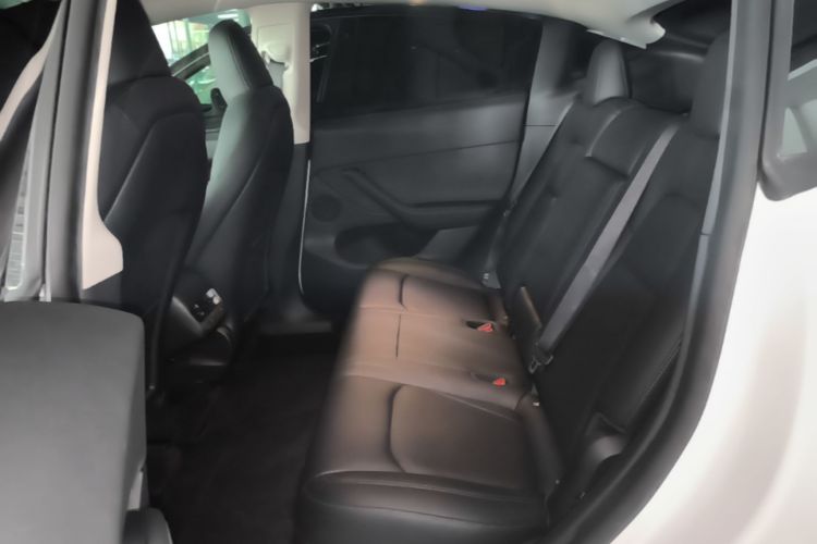Tesla Model Y 2022 #13 Tesla Model Y 2022 car image #13