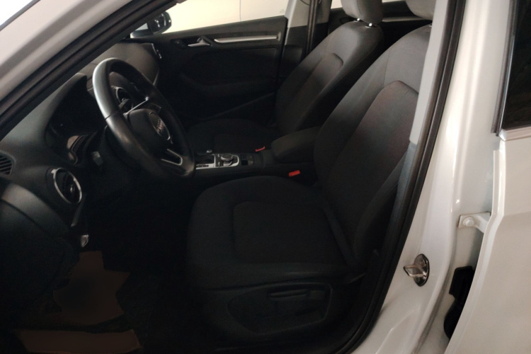 Audi A3 2018 car image #15