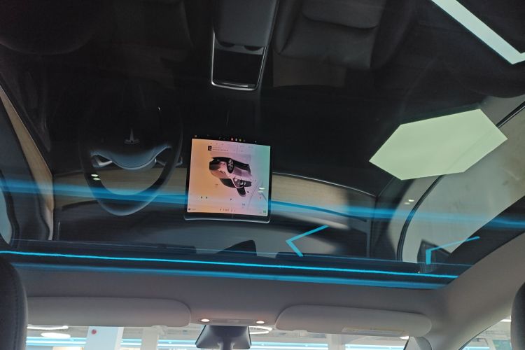 Tesla Model Y 2023 immagine di auto #18
