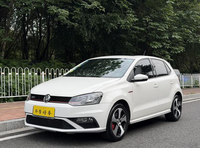 Volkswagen Polo 2016 car image #19