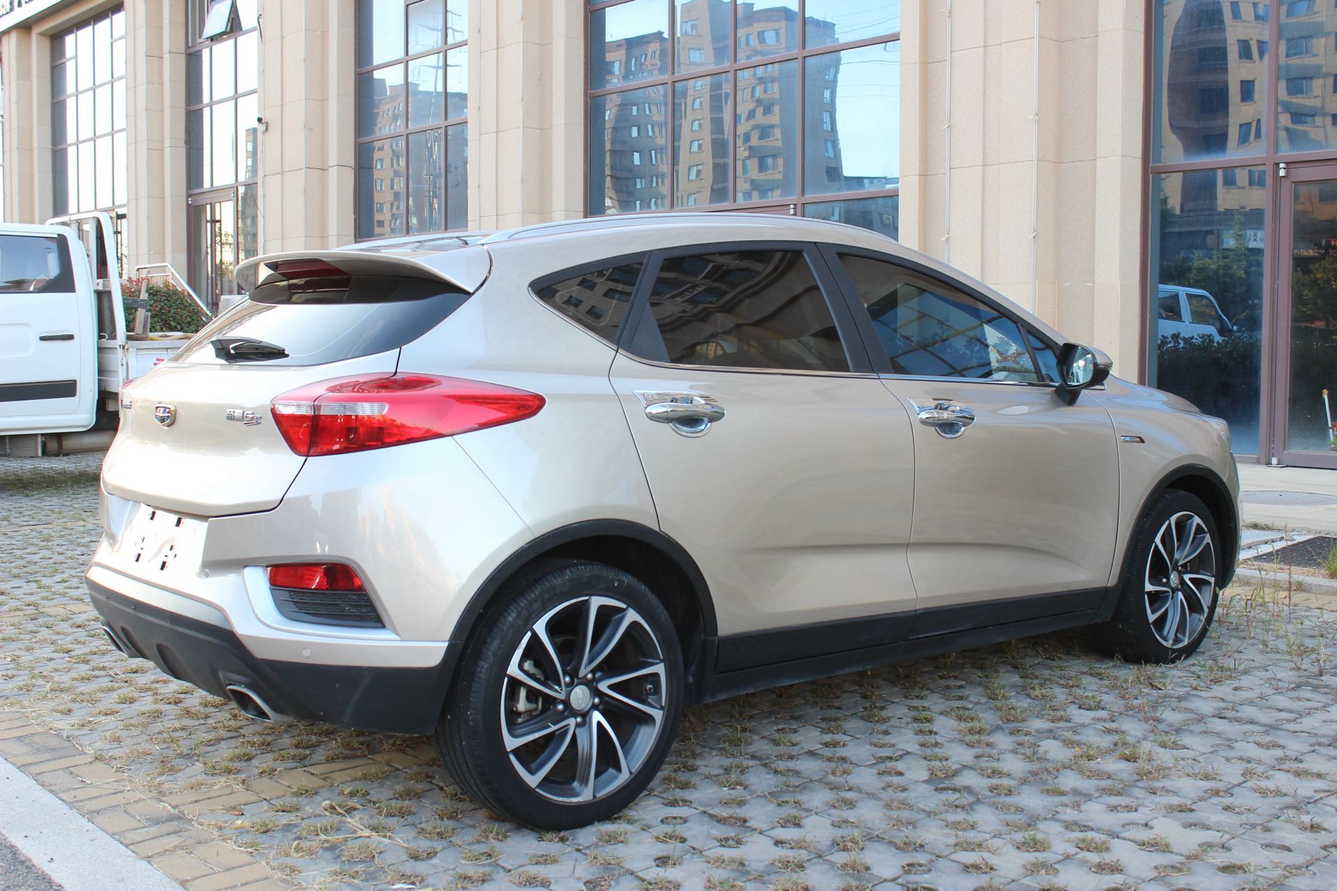 GEELY Emgrand GS 2016 car image #4