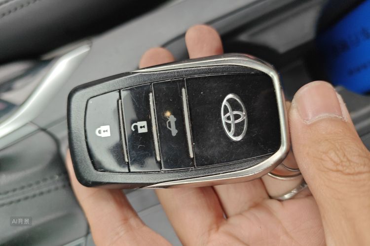 Toyota Corolla Cross 2022 изображение автомобиля #10