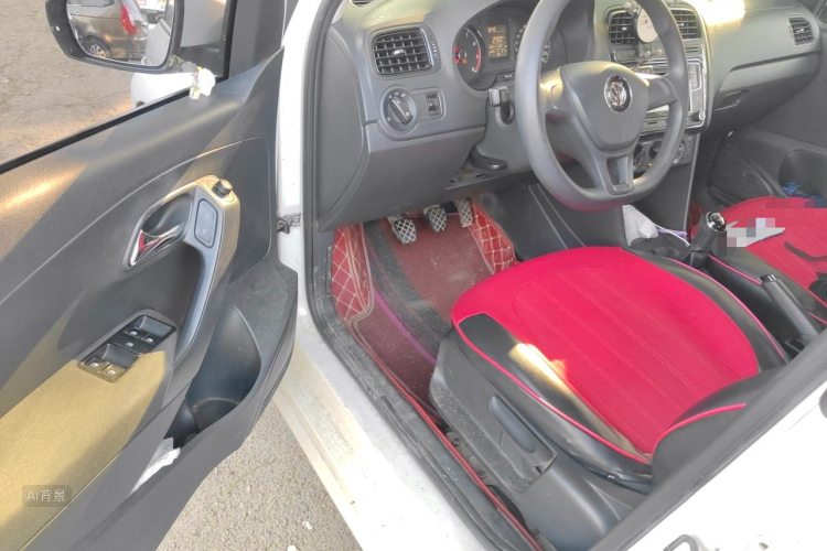 Volkswagen Polo 2016 car image #18