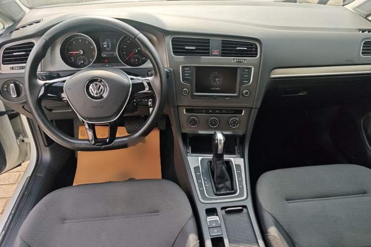 Volkswagen Golf 2016 car image #10