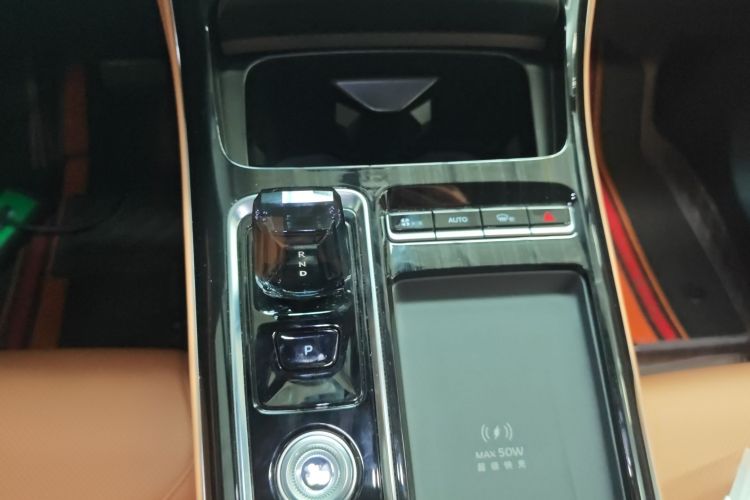 GEELY Boyue L 2026 image de voiture #14