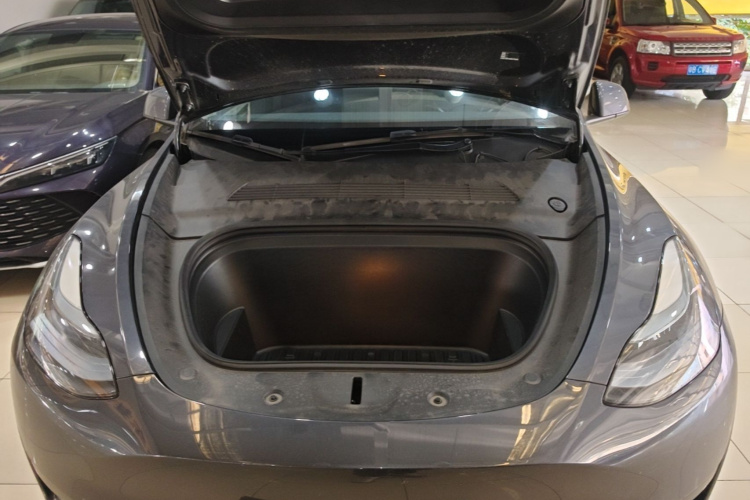 Tesla Model Y 2024 #20 Tesla Model Y 2024 car image #20