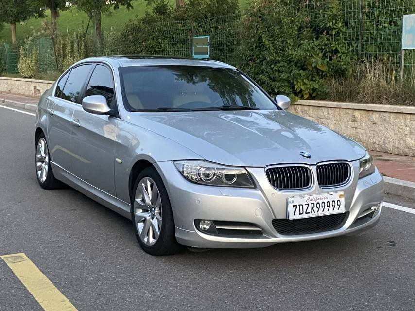 BMW 3 Series 2012 car image #2