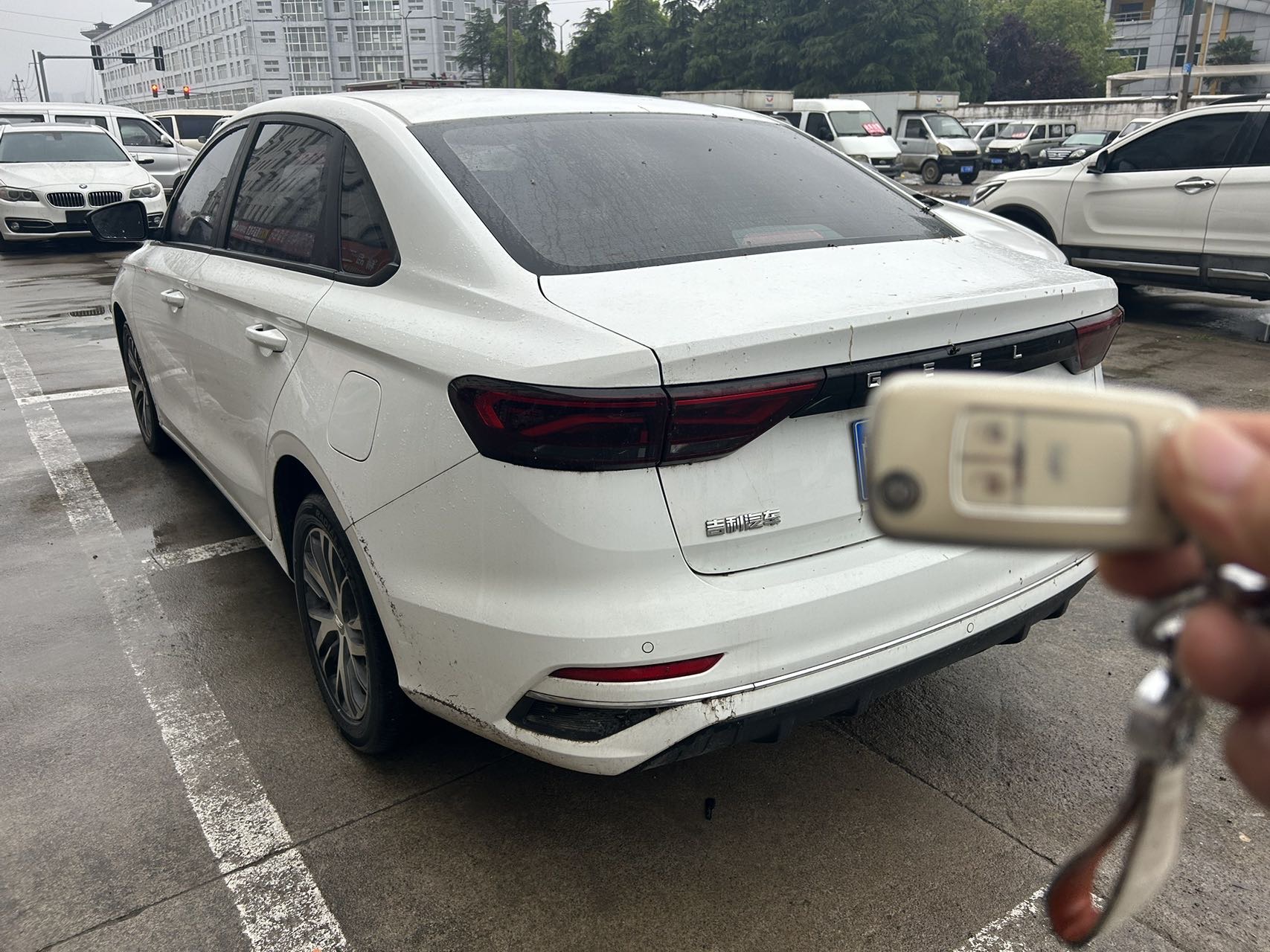 GEELY Emgrand 2023 image de voiture #4