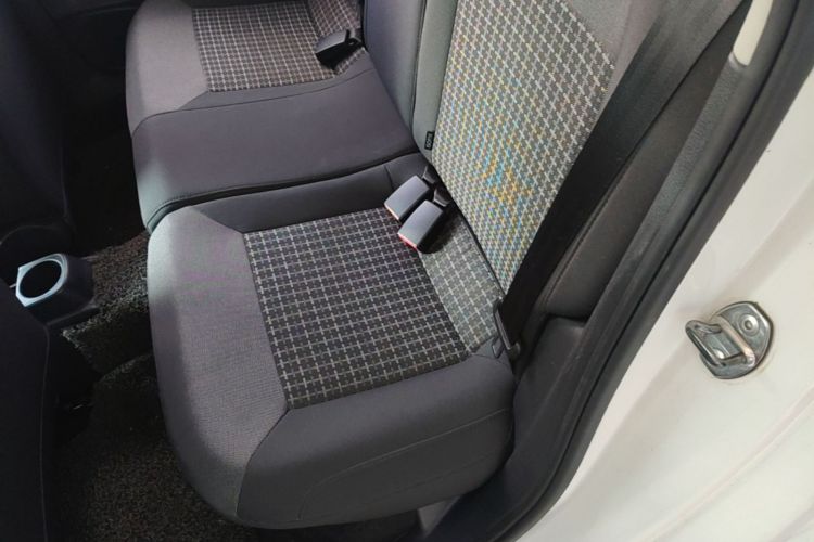Volkswagen Polo 2018 imagen de coche #17