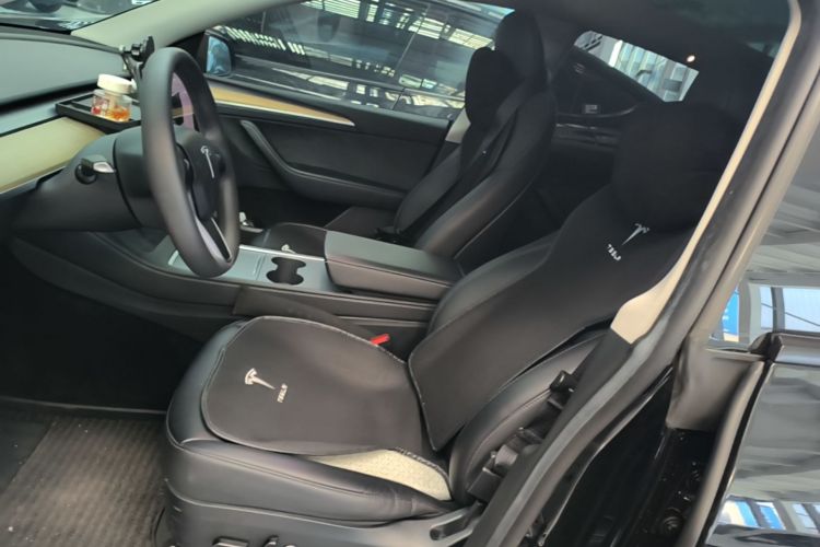 Tesla Model Y 2023 #15 Tesla Model Y 2023 car image #15
