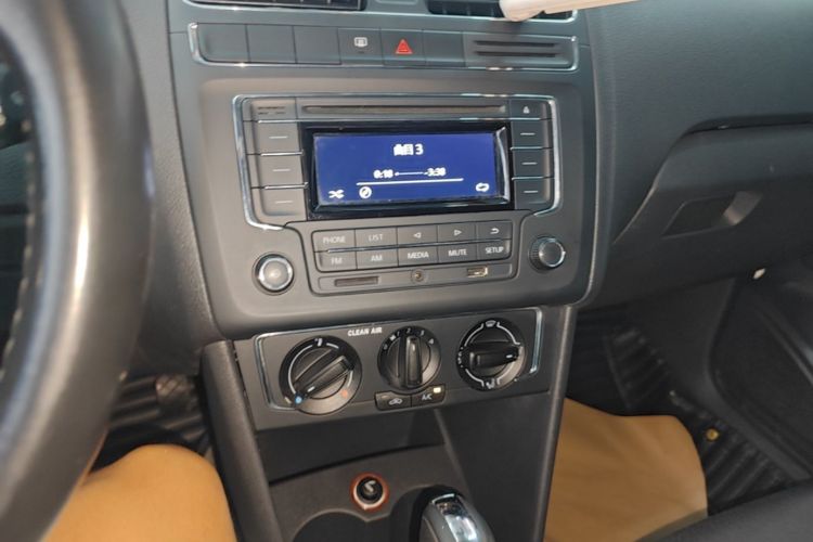 Volkswagen Polo 2016 #13 Volkswagen Polo 2016 car image #13