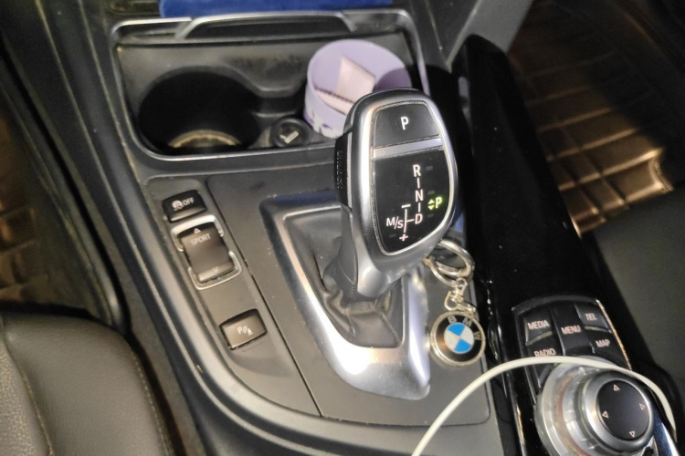 BMW 3 Series 2017 #18 BMW 3 Series 2017 car image #18