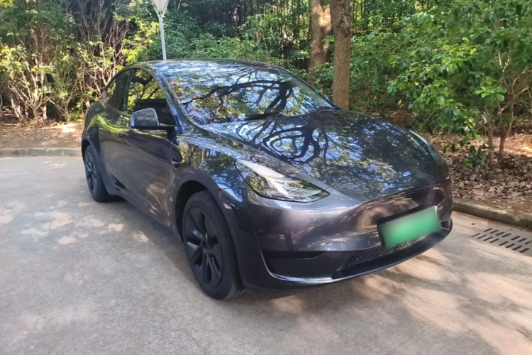 Tesla Model Y 2024 #6 Tesla Model Y 2024 immagine di auto #6