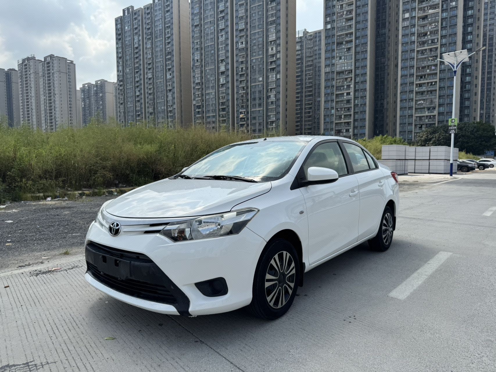 Toyota Vios 2015 Toyota Vios 2015 car image