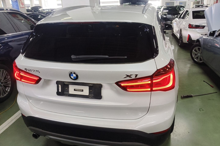 BMW X1 2017 #4 BMW X1 2017 car image #4