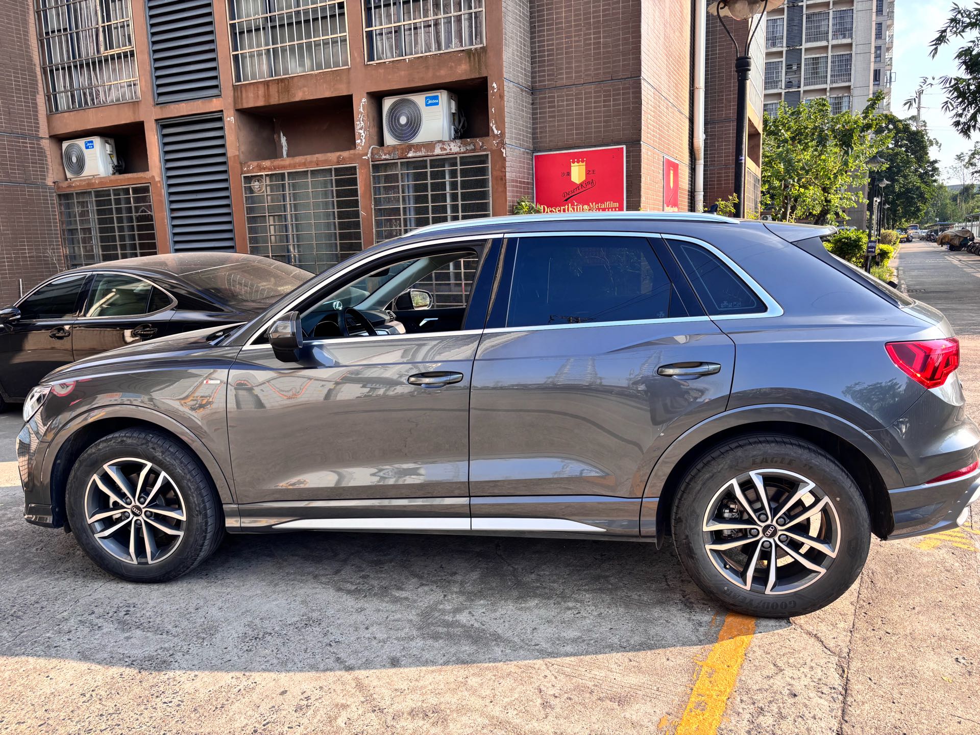 Audi Q3 2023 car image #7