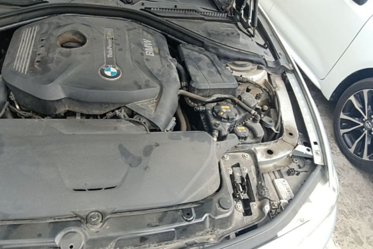 BMW 3 Series 2017 immagine di auto #24