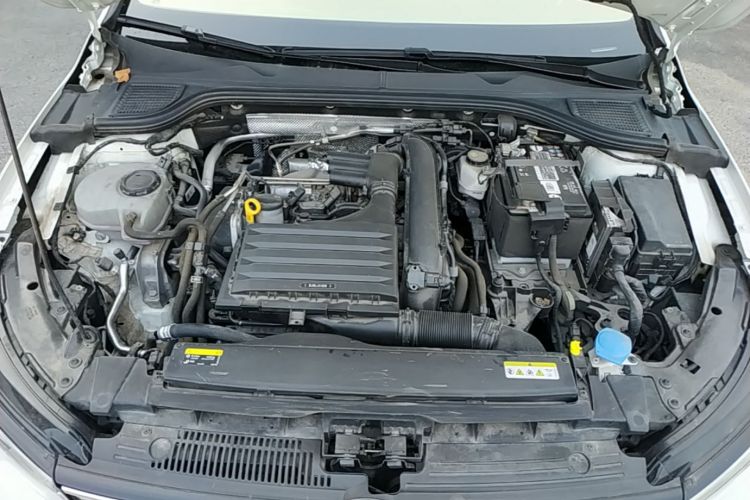 Volkswagen Golf 2022 car image #20