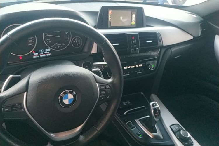 BMW 3 Series 2017 #10 BMW 3 Series 2017 car image #10