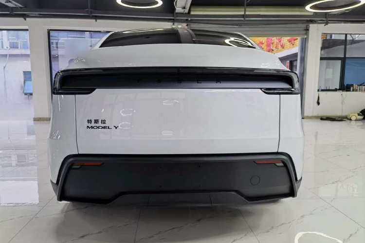 Tesla Model Y 2026 car image #6