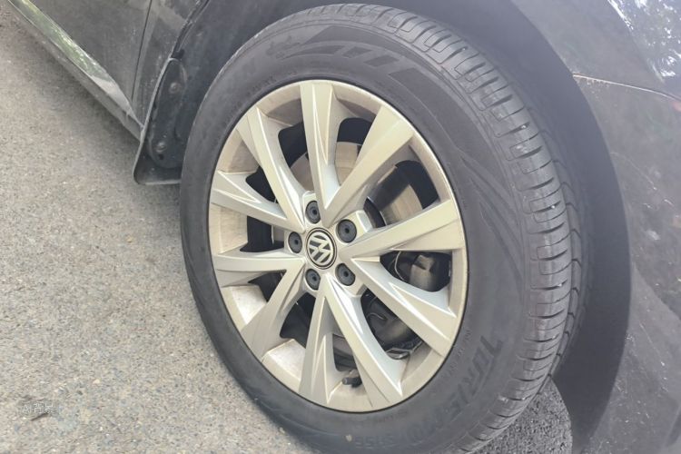 Volkswagen Lavida 2017 car image #9