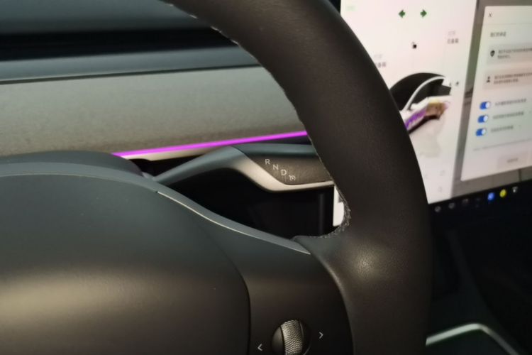 Tesla Model Y 2024 #14 Tesla Model Y 2024 car image #14