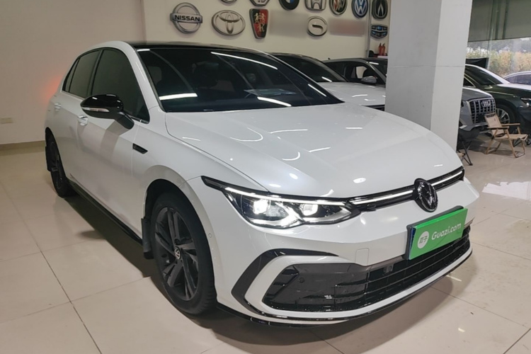 Volkswagen Golf 2023 #4 Volkswagen Golf 2023 صورة سيارة #4