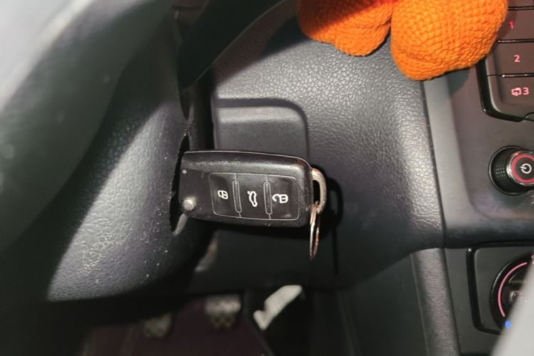 Volkswagen Polo 2016 car image #9