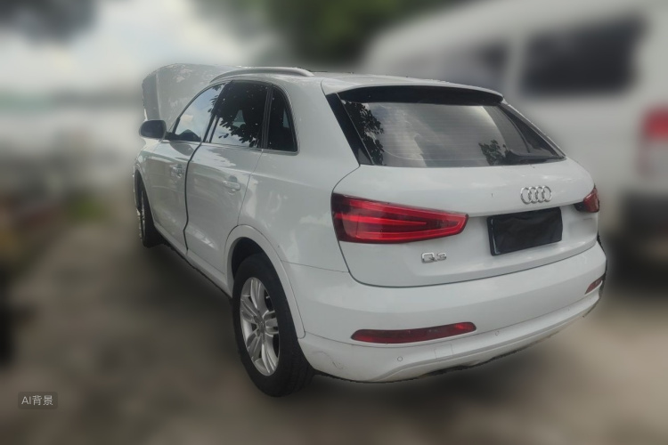 Audi Q3 2015 car image #5