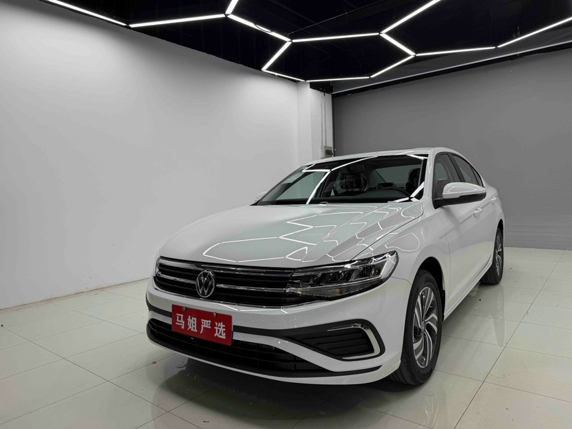 Volkswagen Bora 2014 car image 