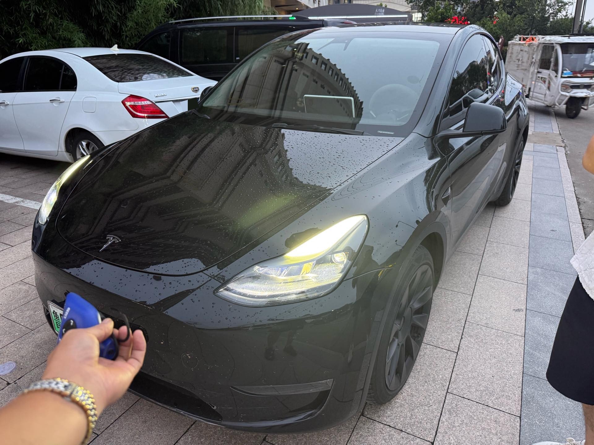 Tesla Model Y 2021 car image 