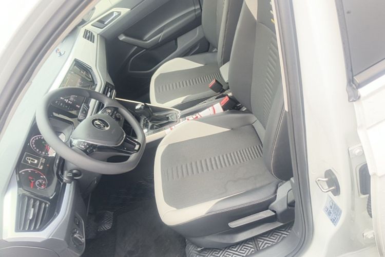 Volkswagen Polo 2021 car image #15