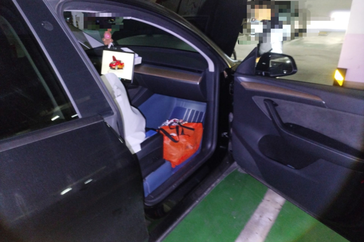 Tesla Model Y 2022 #27 Tesla Model Y 2022 car image #27