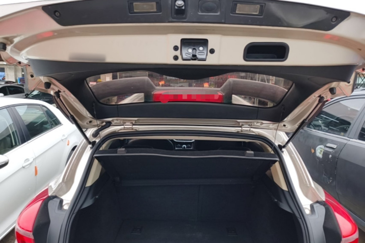 GEELY Emgrand GS 2018 car image #21