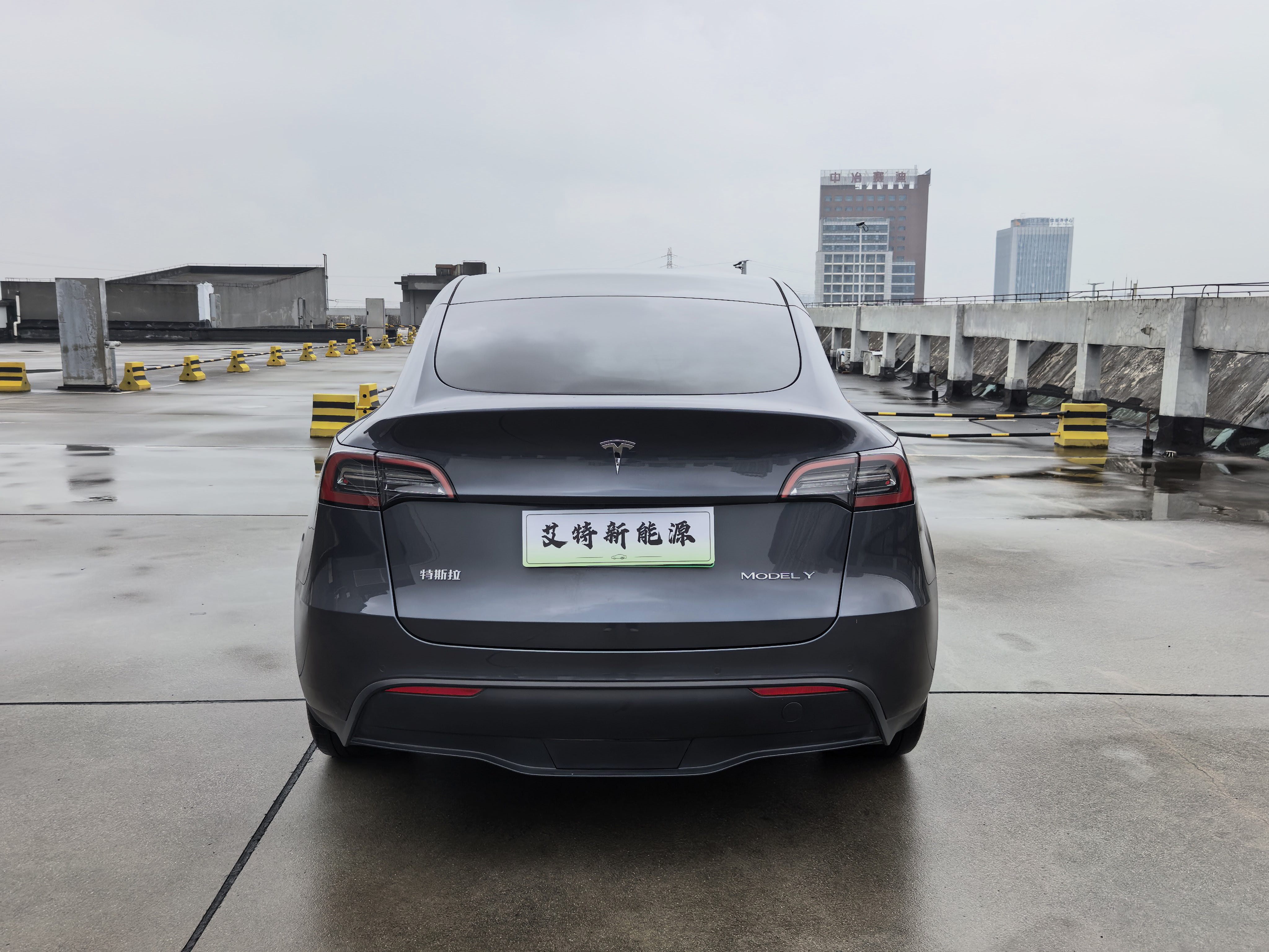Tesla Model Y 2022 car image #4