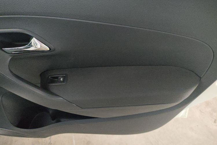 Volkswagen Polo 2016 صورة سيارة #16