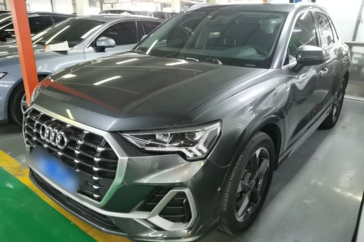 Audi Q3 2021 car image #2