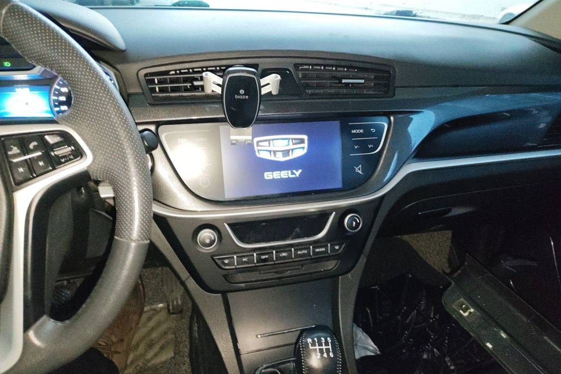 GEELY Emgrand 2017 car image #26
