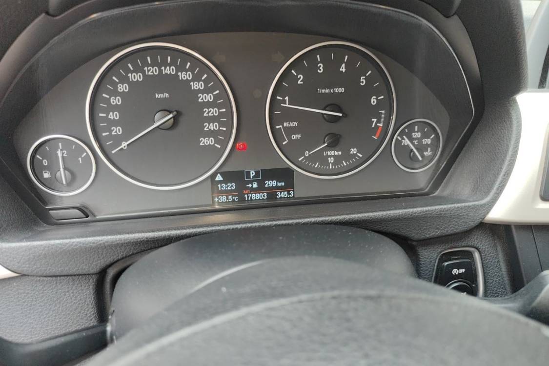 BMW 3 Series 2015 car image #27